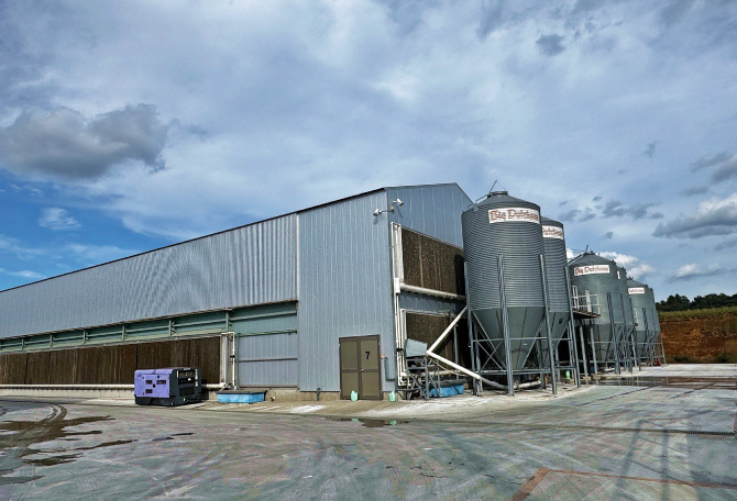 株式会社ユウファーム社屋